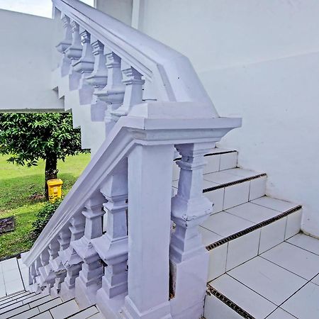 OYO 91127 Wisma Sukajadi Syariah Perabumulih Luaran gambar