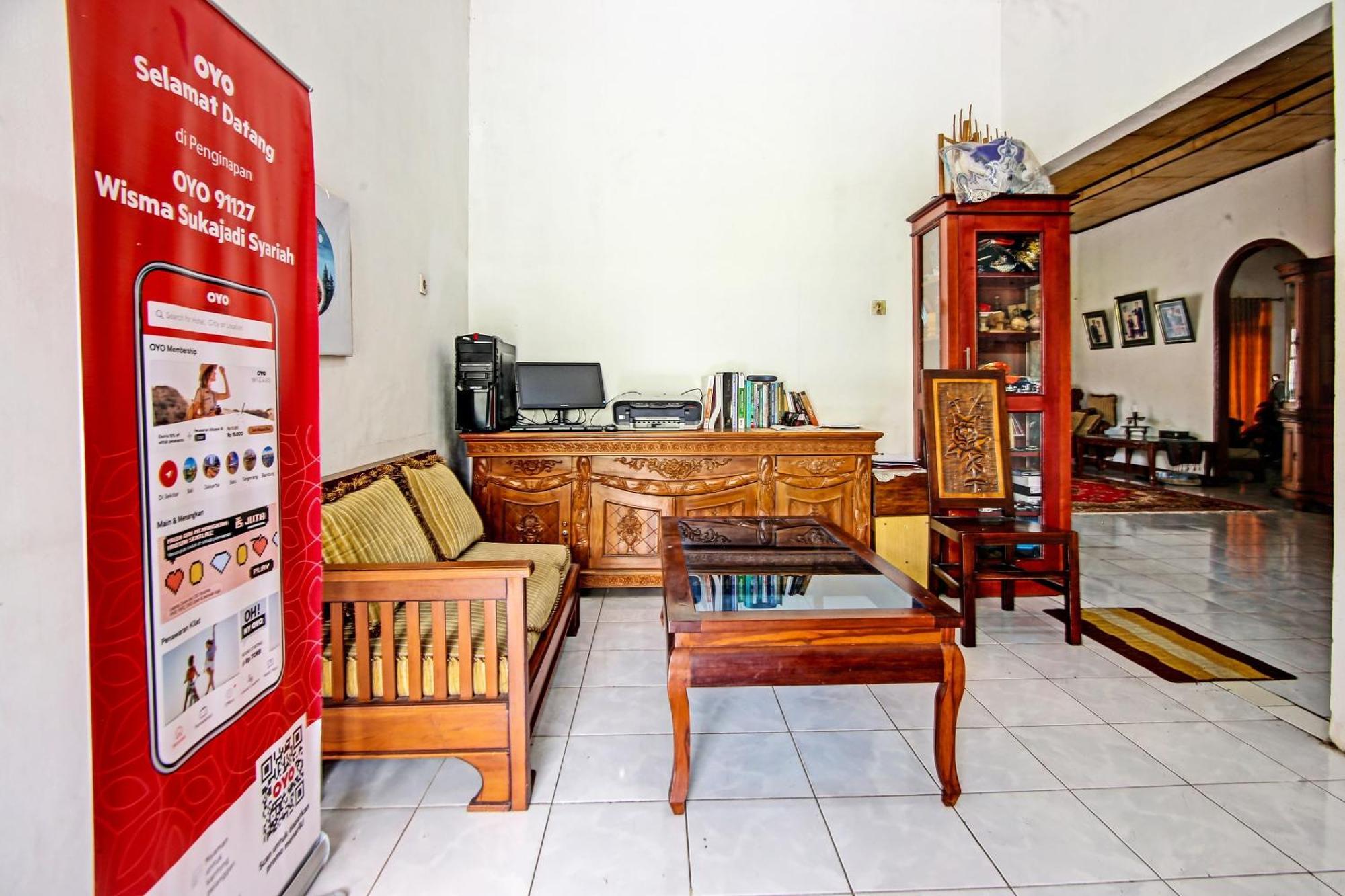 OYO 91127 Wisma Sukajadi Syariah Perabumulih Luaran gambar